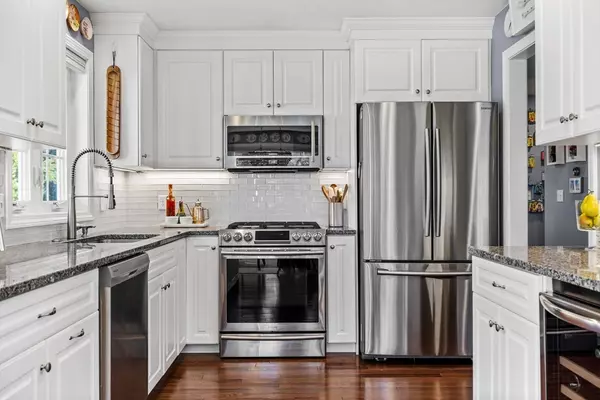 Raynham, MA 02767,28 Essex Cir #10