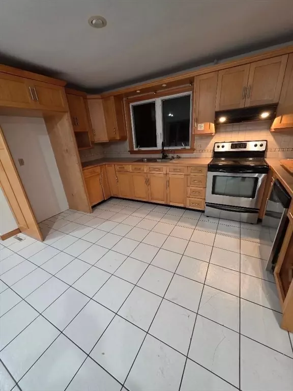 Westport, MA 02790,0 Tickle Road