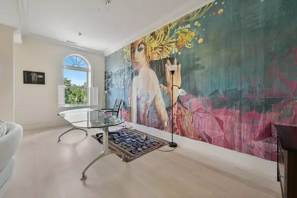 Boston, MA 02115,294 Commonwealth Ave #2