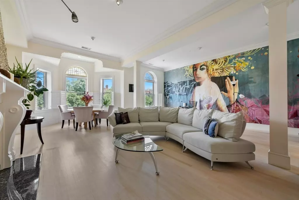 Boston, MA 02115,294 Commonwealth Ave #2