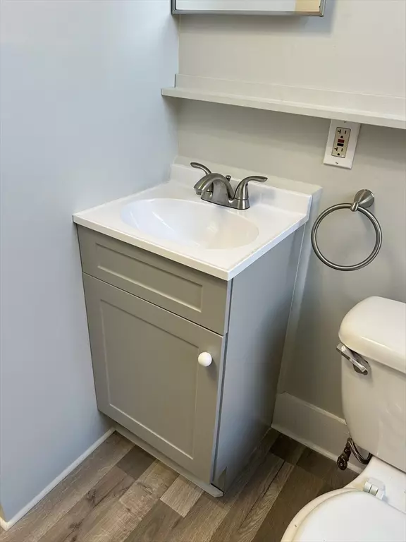 New Bedford, MA 02745,64 Jireh St #3S