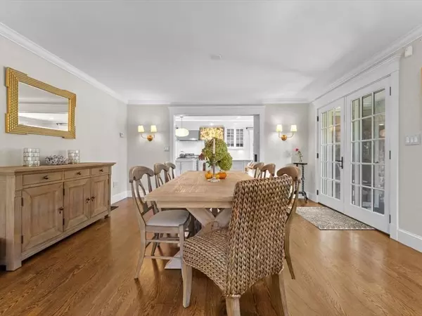 Manchester, MA 01944,25 Forest Street