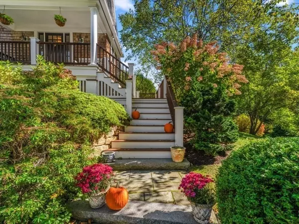 Manchester, MA 01944,25 Forest Street