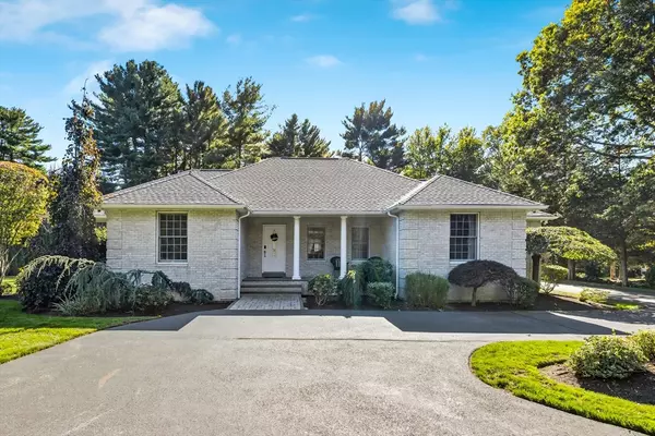 9 Ridge Rd, Smithfield, RI 02917