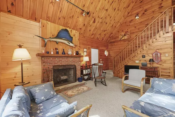 Otis, MA 01223,98 Loop Dr