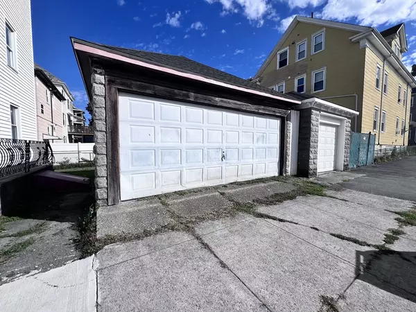 68 Clifford Street, New Bedford, MA 02745