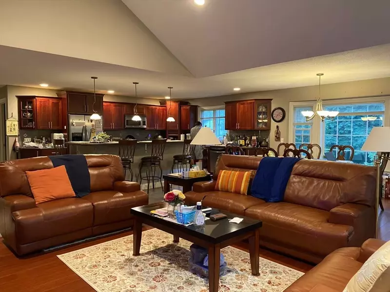 89 Shadow Brook Est #89, South Hadley, MA 01075