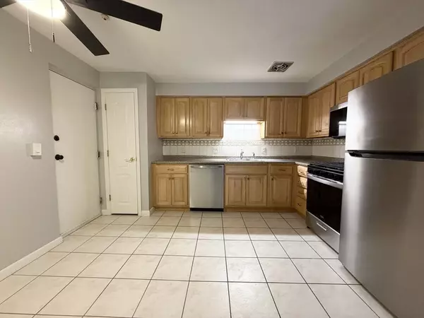 Canton, MA 02021,80 Walnut St #405