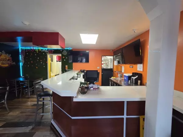 Lawrence, MA 01840,52 Common St