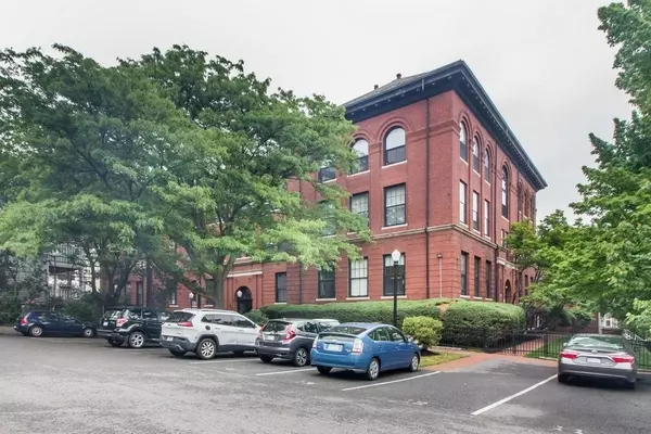 25 Atherton St #11, Somerville, MA 02143
