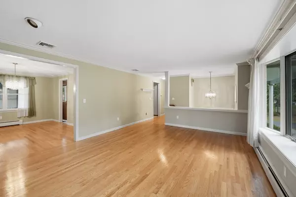 East Longmeadow, MA 01028,98 Brookhaven Dr