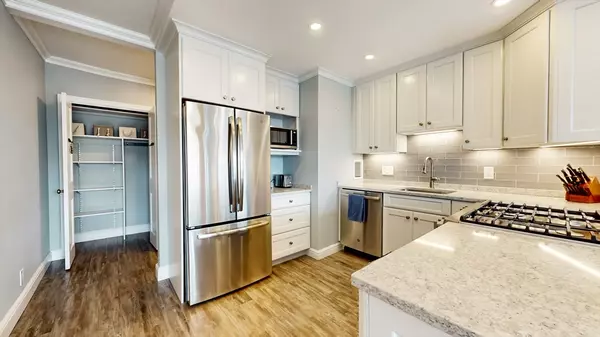 Boston, MA 02110,65 E India Row #24H