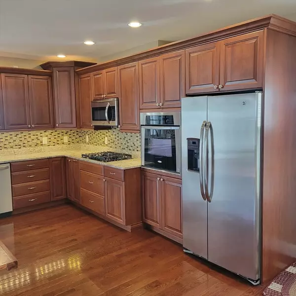 Worcester, MA 01606,11 Hockanum Way