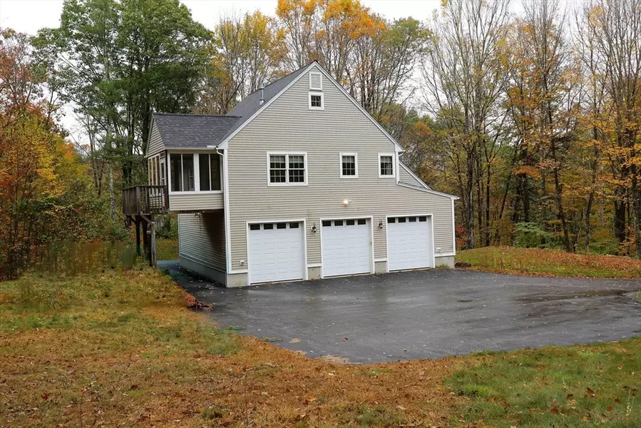 241 N Brookfield Rd, New Braintree, MA 01531