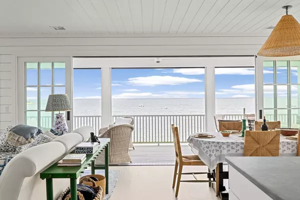 Mattapoisett, MA 02739,11 Bay Rd