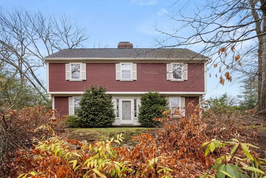 35 Old Colony Rd, Wellesley, MA 02481