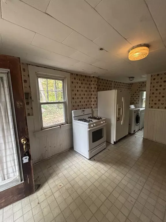 Russell, MA 01071,6 Blandford Stage Rd