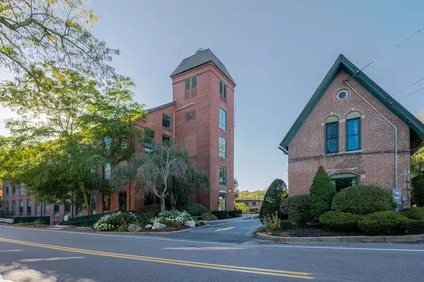 Medway, MA 02053,14 Sanford St #15