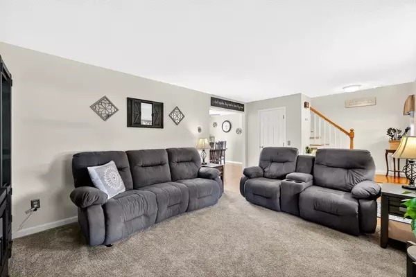 Ludlow, MA 01056,32 Elaine Dr