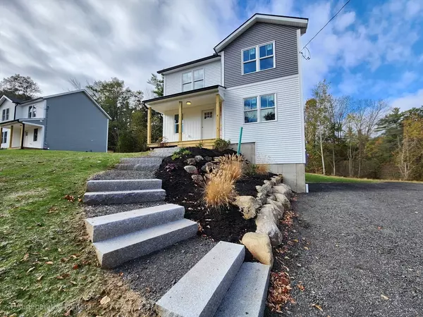 21 Cottage St, Winchendon, MA 01475