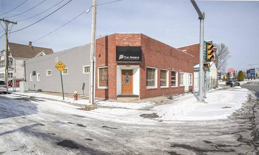 1046 Chicopee St, Chicopee, MA 01013