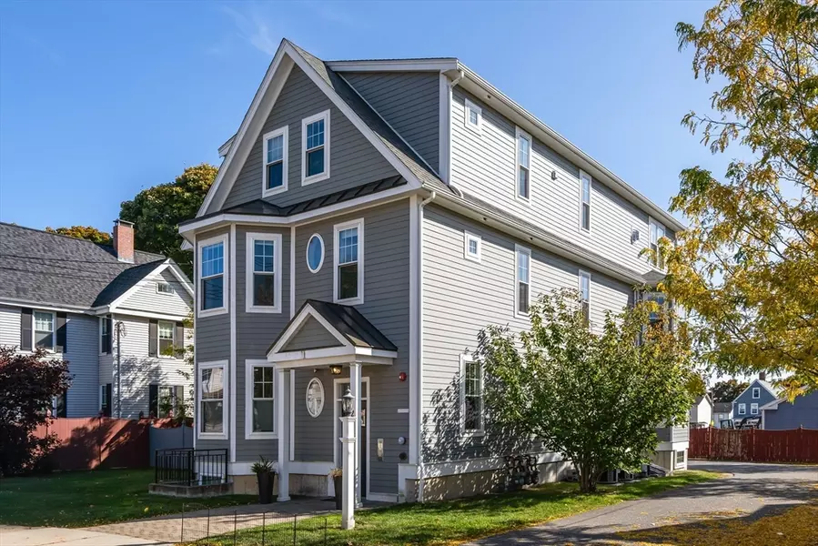 22 Chickatawbut St #2, Boston, MA 02122