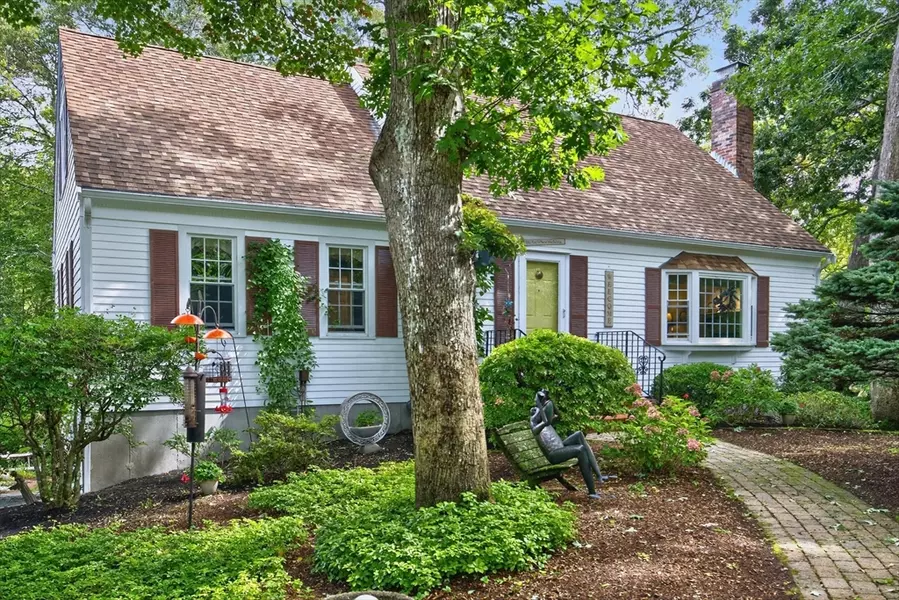 8 Rowley Lane, Yarmouth, MA 02675