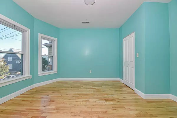 Everett, MA 02149,11 Oakland Ave #1