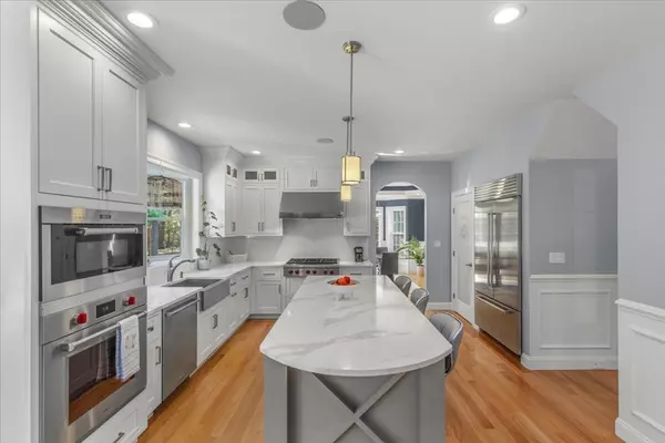 Walpole, MA 02081,4 Lost Brook Trl