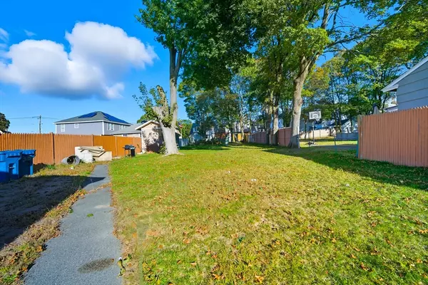 Lawrence, MA 01841,35 Kendall St