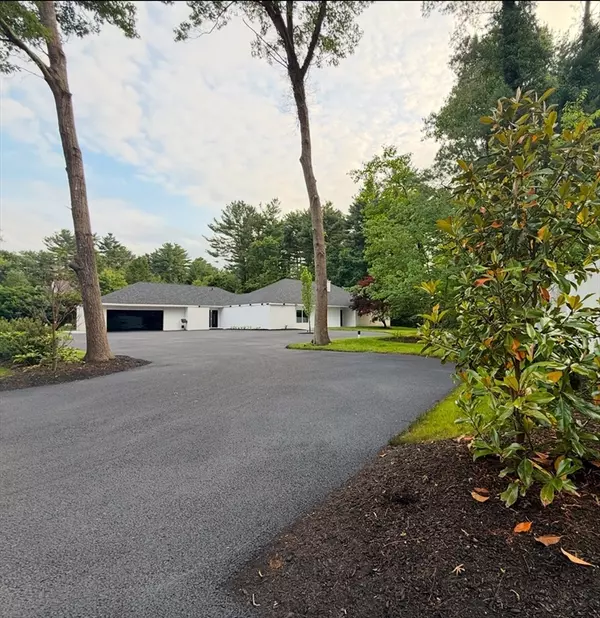 Easton, MA 02375,15 Scotch Dam Rd