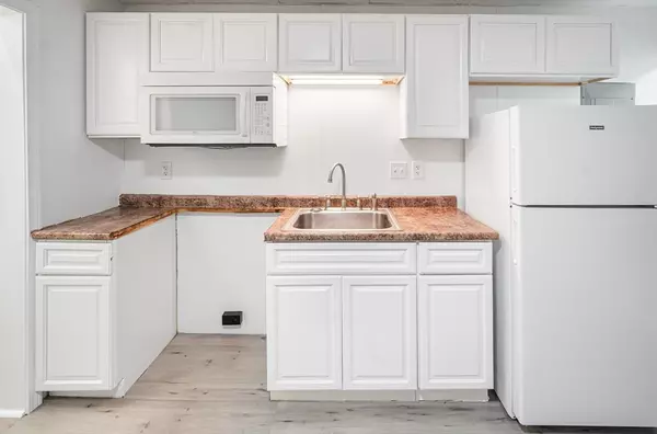 Worcester, MA 01610,8-10 Allen Street #3F