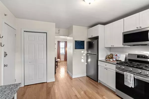 Boston, MA 02127,83 Bolton St #3
