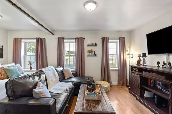 Boston, MA 02127,83 Bolton St #3