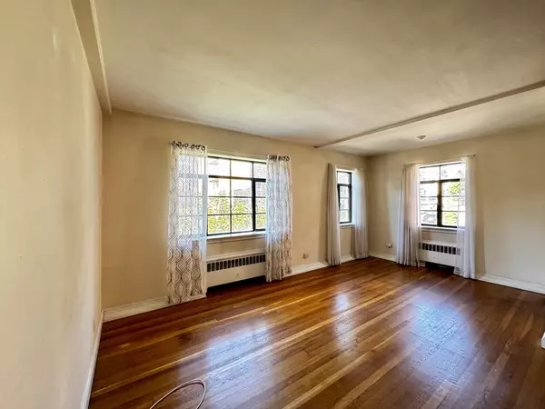 Boston, MA 02135,79 Sutherland Rd #3