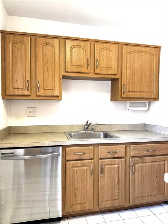 Boston, MA 02135,79 Sutherland Rd #3