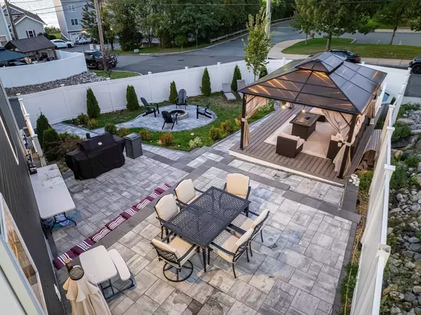 Fall River, MA 02724,27 Vista Way