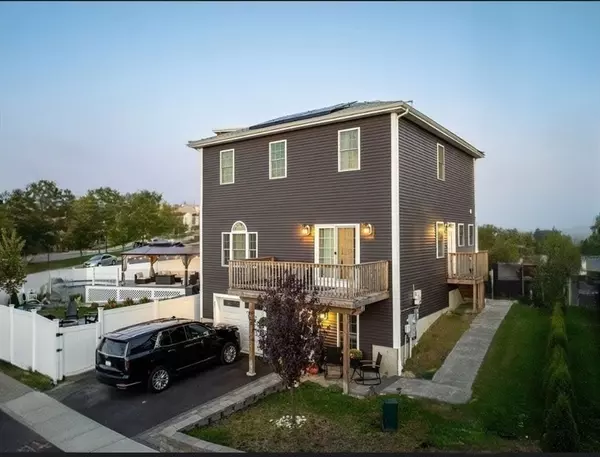 27 Vista Way, Fall River, MA 02724