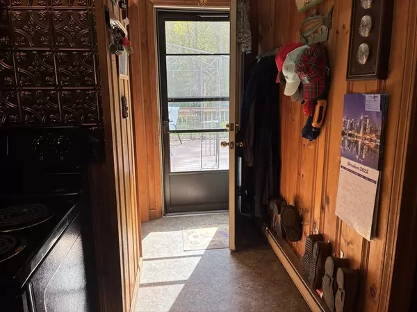 Holland, MA 01521,2 Farrar Dr