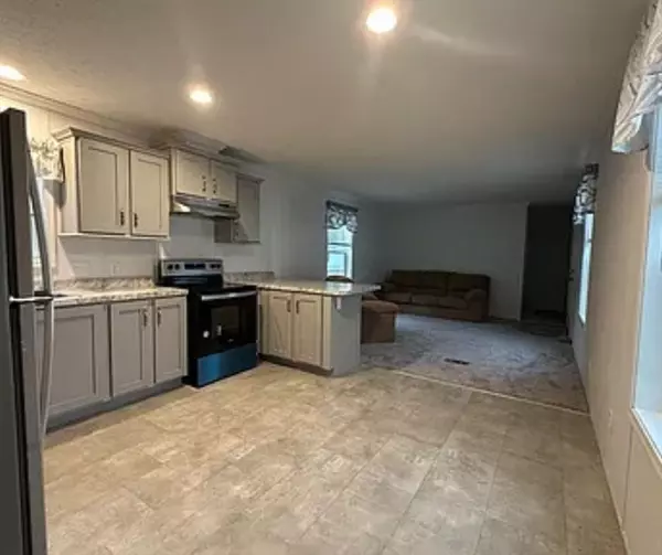 Londonderry, NH 03053,40 Pinyon Place