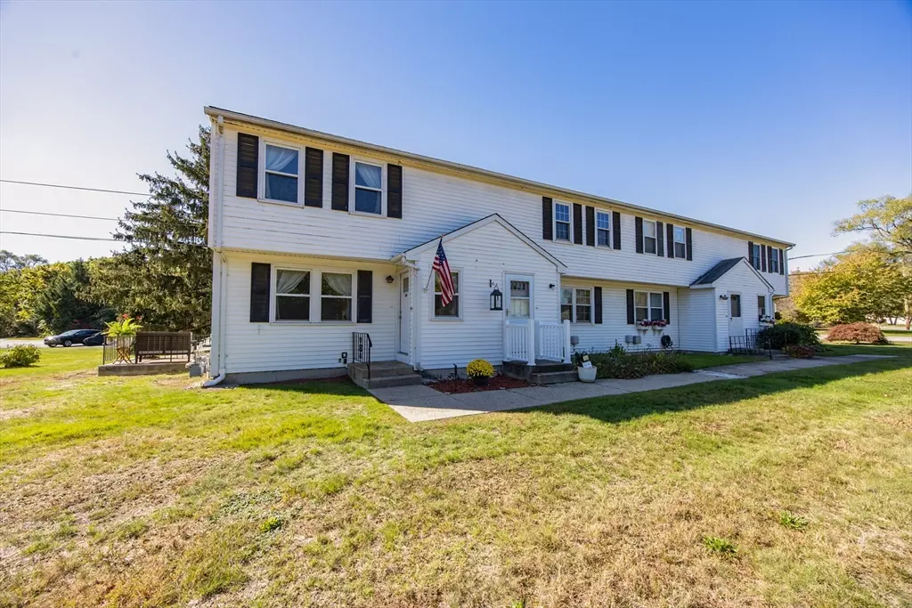 Plainville, MA 02762,166 E Bacon St #4