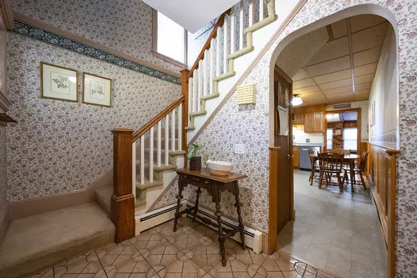 Swampscott, MA 01907,41 Roy St