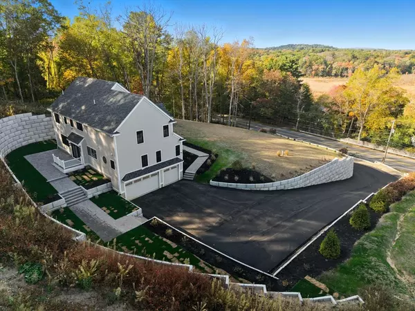 Hamilton, MA 01982,161 Bridge Street