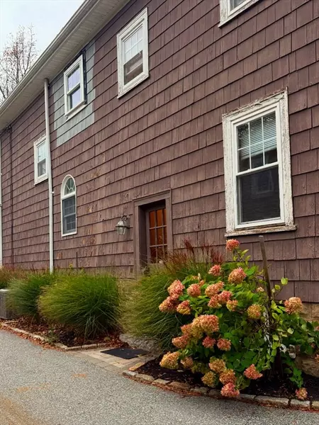 14 Coolidge Ave #1, Peabody, MA 01960