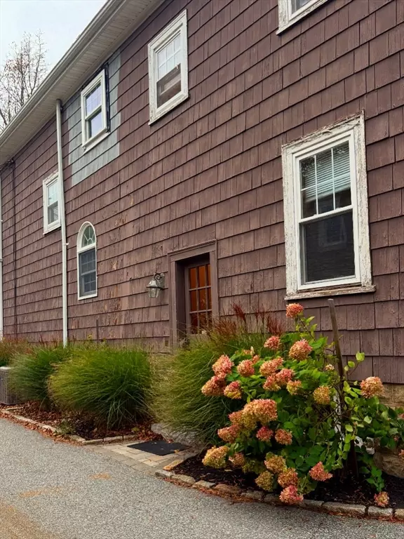 14 Coolidge Ave #1, Peabody, MA 01960