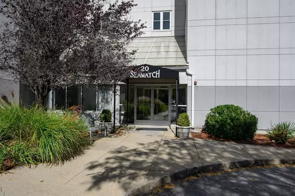 Hull, MA 02045,20 Rockland House Rd #203