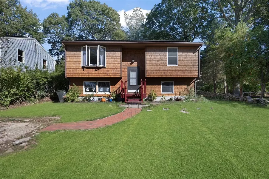 47 Pepper Bush Trl, Narragansett, RI 02874