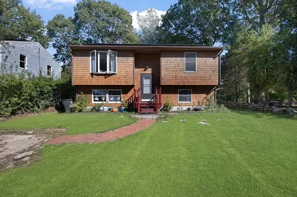 47 Pepper Bush Trl, Narragansett, RI 02874