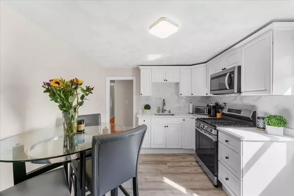 Hull, MA 02045,49-A Massasoit Ave #2