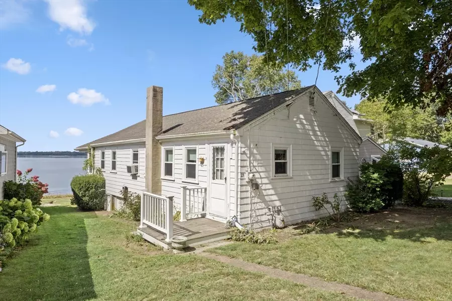 25 Beaulieu St, Westport, MA 02790